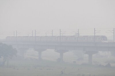 Chilly Morning in Delhi With Minimum Temperature at 8 Deg Cescius, AQI 'Very Poor'