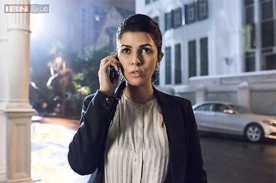 Nimrat Kaur celebrates birthday with Akshay Kumar on the sets of 'Airlift'