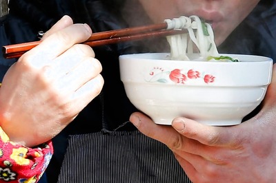 Man Fails to Pay Bill, Restaurant Owner and Employee Partially Strip and Parade him in Kolkata