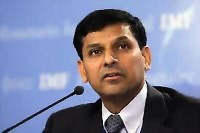 India's central bank governor warns of global market 'crash'