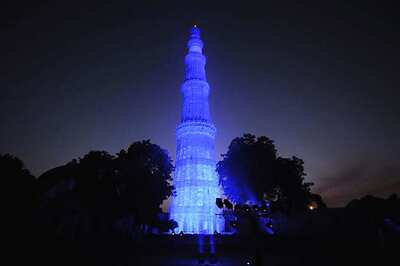 Qutub Minar, White House, Pyramids Don Blue on Autism Awareness Day