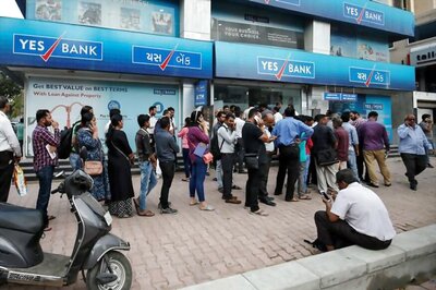 Distress Calls, Long Queues at Branches After Yes Bank Imposes Rs 50,000 Withdrawal Limit