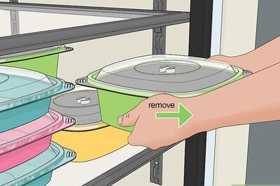 How to Remove a Fish Smell from a Refrigerator