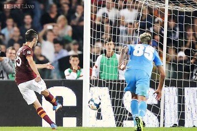 Juventus stay top after wasteful Roma thwarted by Cagliari