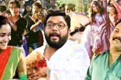 Nalloru Ravinte, Wedding Song From Malayalam Movie Swargam, Out