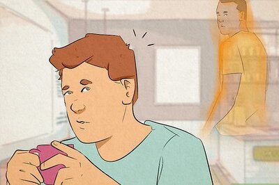 What Do 3 Knocks Mean? Spiritual & Paranormal Explanations