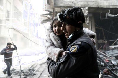 Israel Evacuates 800 White Helmets, Family to Jordan in Face of Syria Advance