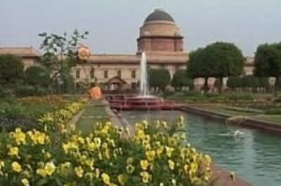 PM resigns; Prez to invite new govt on Tue