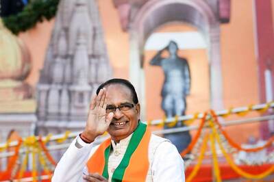 Poll-ready CM Shivraj Steps on The Gas by Offering India's Cheapest LPG Cylinders at Rs 450 Each in MP