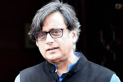 Shashi Tharoor Takes a Break From Twitter After Chargesheet, Signs Off With 'Another Word'