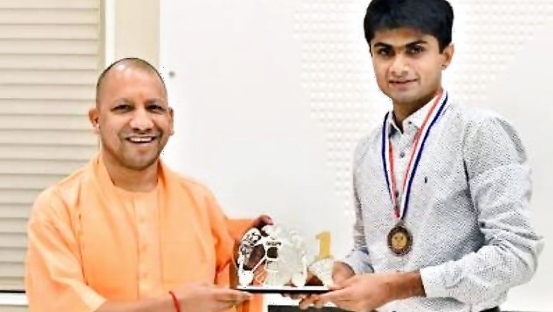 Meet IAS Suhas LY, the New District Magistrate of UP's Coronavirus Hotspot Gautam Buddh Nagar