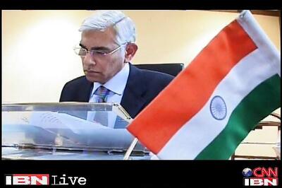 Ex-CAG Vinod Rai begins audit of Padmanabhaswamy temple