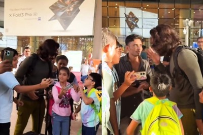 Riteish Deshmukh Gets Mobbed By Young Fans As He Returns To Mumbai With Genelia D'Souza, Kids | Watch