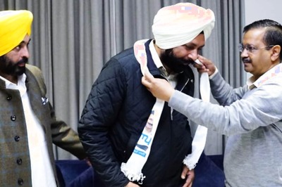 Setback Ahead of Punjab Polls for Congress as Amritsar Mayor Crosses over to AAP