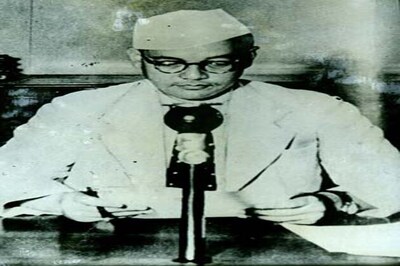 Car supposedly used by Netaji Subhash Chandra Bose in Dhanbad becomes centre of attraction