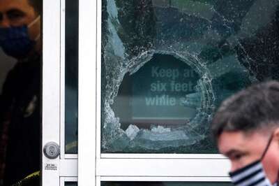 US Police Kill 14-year-old Girl While Firing Shots at Male Suspect in Clothing Store