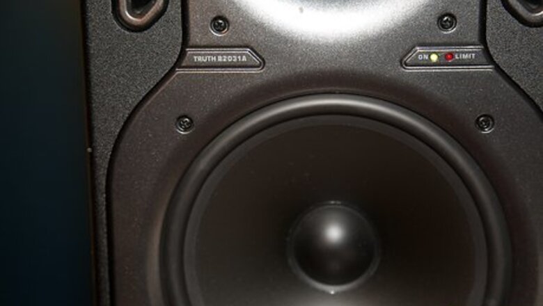 How to Set Up a Simple One Microphone Sound System