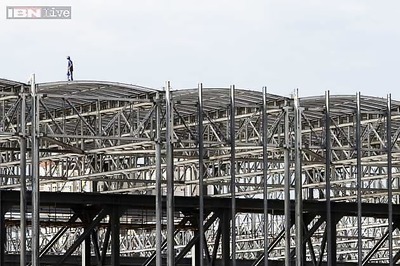 Pele says protests and building delays threaten World Cup