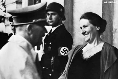 Adolf Hitler's letter sells for £8,000