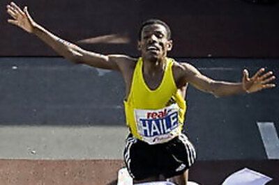 Gebrselassie breaks marathon record