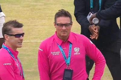 T20 World Cup: Groundsman at USA vs Ireland Clash Seen Washing Hands Near Damp Florida Pitch as Pakistan Faces Possible Elimination