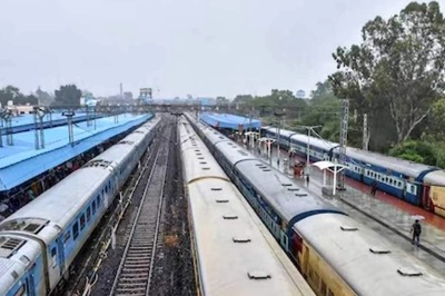 64 Trains Cancelled as Agitation by Kurmi Organisations in Bengal Continue for Third Day