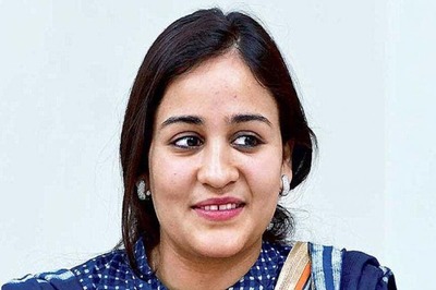 UP Elections 2017: Mulayam’s Daughter-in-law to Take on Rita Bahuguna in Lucknow Cantt