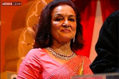 Veteran actress Asha Parekh to be honoured with lifetime achievement award at a film festival