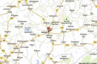 Two killed, six injured in building collapse at Bhatta Basti