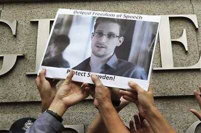 Close Cameron aides asked paper to destroy Snowden data