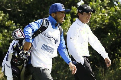 Tevez caddies for Romero at British Open