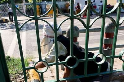 'Thousands May Die…': Stuck outside AIIMS, a Hungry Man's Ordeal to Find Food for His Cancer-ridden Wife