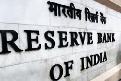 India's Current Account Deficit Sharply Dips in First Quarter