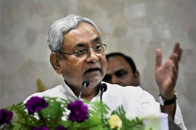 Nitish Calls JD (U) Party Meet, Mahagatbandhan Re-think on the Cards?