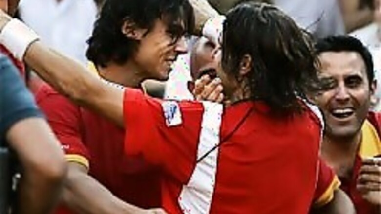 Spain, Argentina lead in their Davis Cup semis