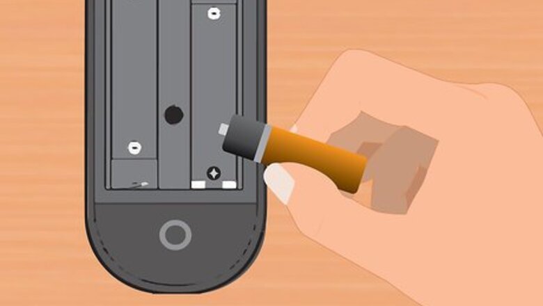 How to Turn On a Device With a Universal Remote