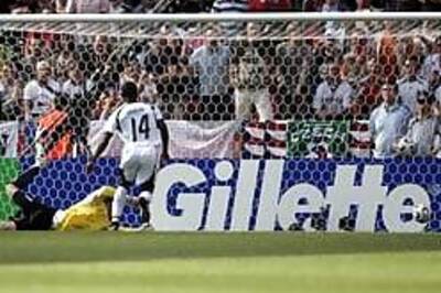 Ghana upset Czech Republic 2-0