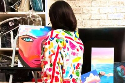 Janhvi Kapoor's Painting Skills Reminds Dia Mirza of Sridevi