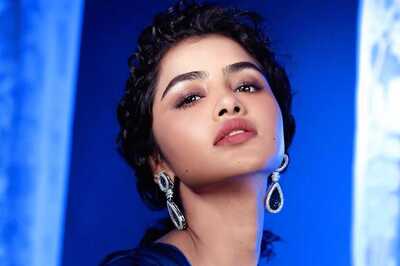 Actress Anupama Parameswaran In Blue Saree Is Ready For The Weekend