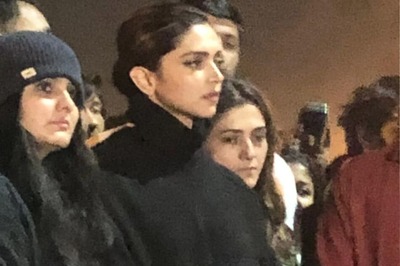 Deepika Padukone Briefly Joins Protest at JNU Campus to Express Solidarity with Assaulted Students