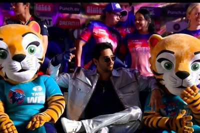 WPL 2024 Opening Ceremony: Sidharth Malhotra Turns 'Kukkad Kamaal Da', Stuns With His Kaala Chashma Moves