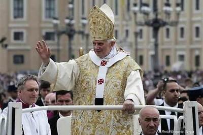 Shun IVF, sex acceptable way to conceive: Pope