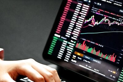 Stock Market Updates: Sensex Tanks 550 Points, Nifty Tests 25,000; IT Stocks Top Losers