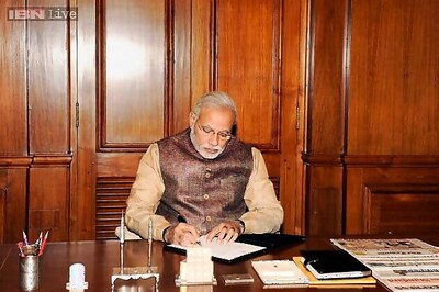 PM Modi meets Council of Ministers two days ahead of commencement of 16th Lok Sabha