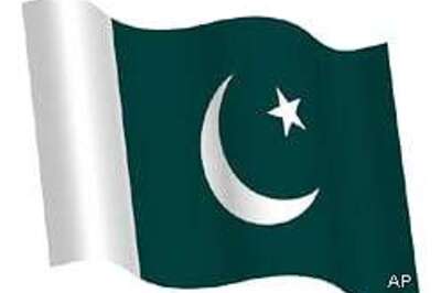 US officials helped Pak steal N-weapons secret: Report