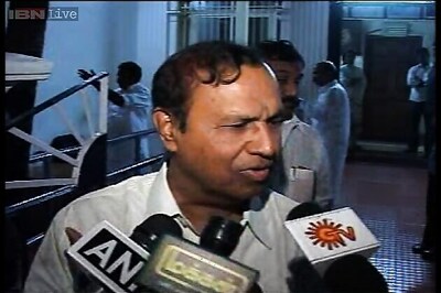 DMK writes to CEC asking for delisting of AIADMK party symbol