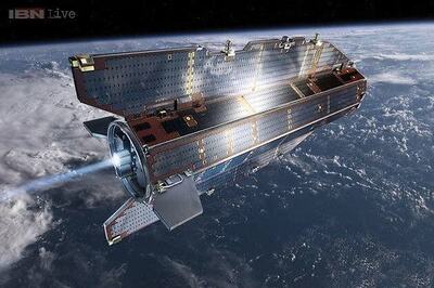 Falling satellite disintegrates in Earth's atmosphere, causes no damage