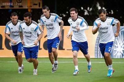 Lavezzi challenging Higuain in Argentina attack