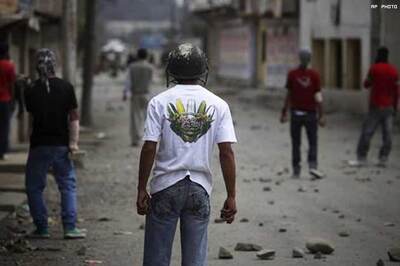 India hits back at Pak for its Kashmir comments