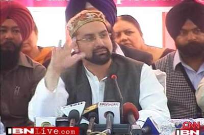 Present system unfit to solve Kashmir: Mirwaiz
